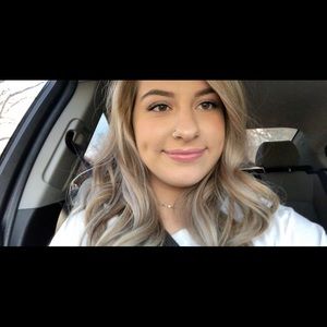 Meet your Posher, Juliette